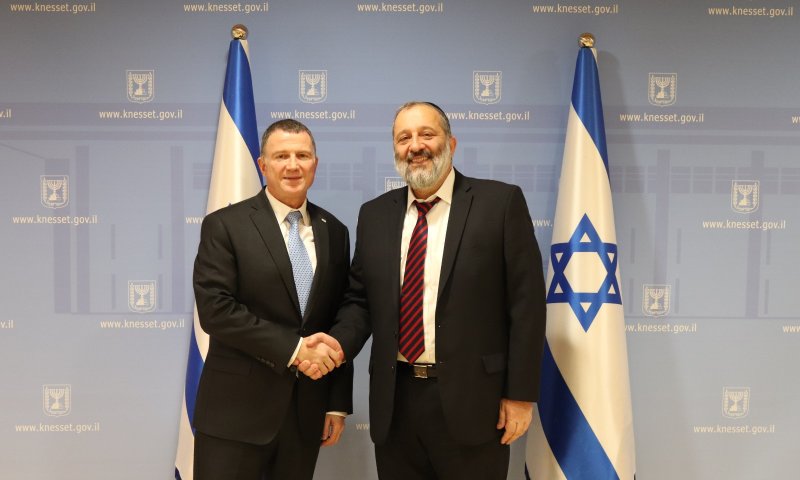 11 ימים לפיזור: יו"ר הכנסת במרתון עם ראשי הימין