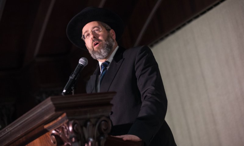 "ואהבת את הגר? מה עם ואהבת את ה' אלוקיך?"