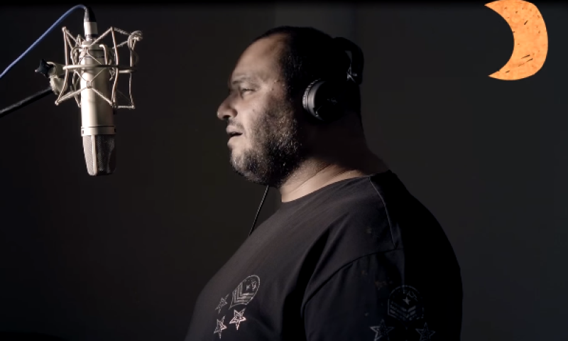 "קו העוני": היוצר שי צברי בסינגל חדש ומרגש