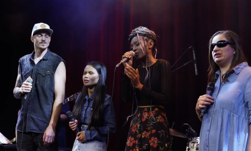 צפו: להקת שלוה עדן אלנה ורביב כנר עושים לאונרד כהן