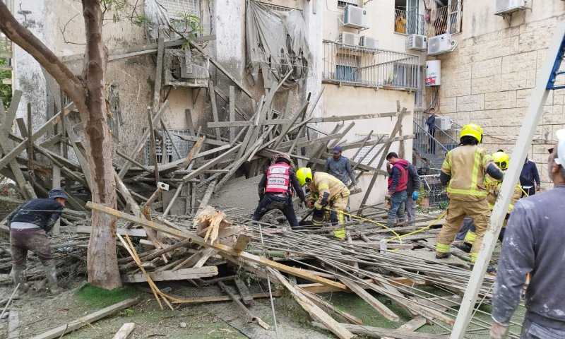 מודיעין עילית: פיגומי באתר בנייה קרסו &ndash; במקום לכוד