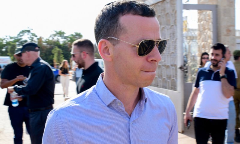 עמית סגל יורה לכל הכיוונים: "רמות צביעות מרשימות"