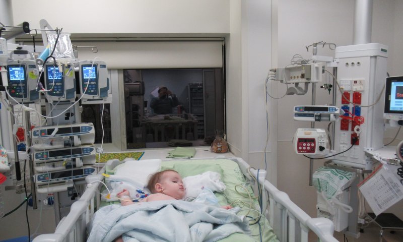 תקדים: תינוקת בת שנה אושפזה בבית החולים שע"צ עם שבץ מוחי