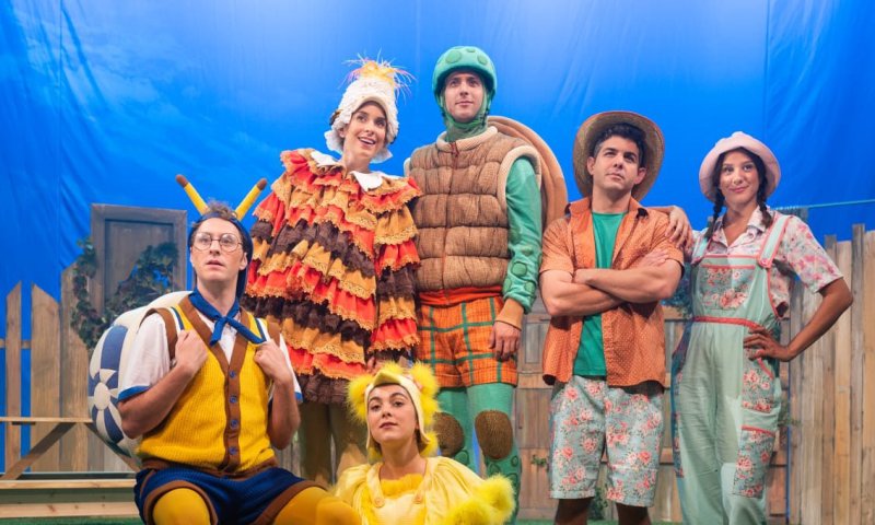 הסדרה המיתולוגית "פרפר נחמד" מגיעה לבמות