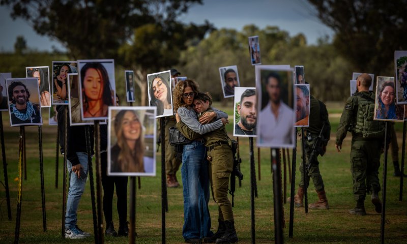 צפו: צוערי קורס רבנים צבאיים שרים באתר הנובה