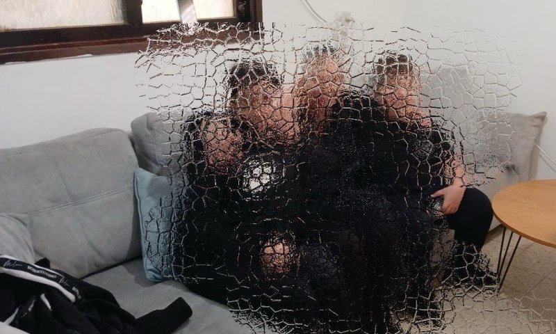 דרמה לאור יום: אישה וילדיה חולצו מכפר פלסטיני