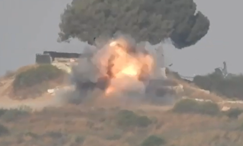 תיעוד: טיל נ"ט פגע ברכב בעוטף עזה, הנהג ניצל