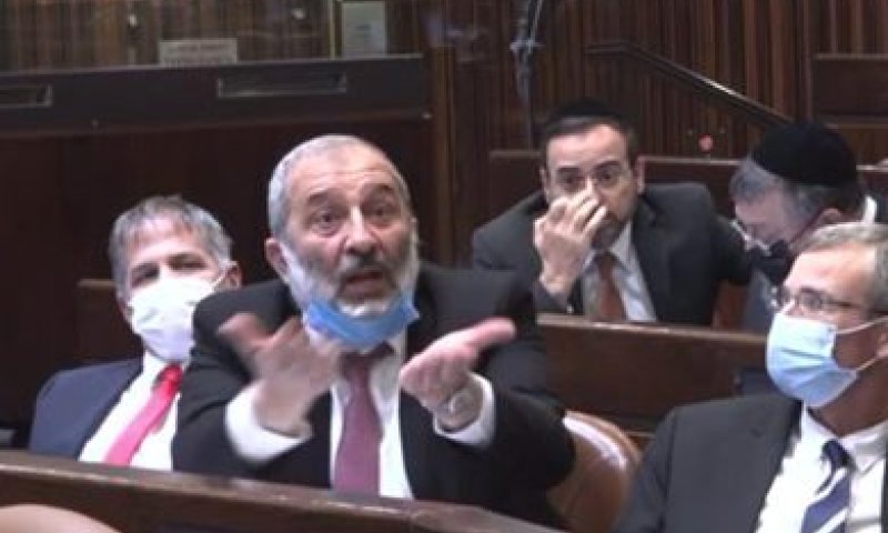 עימות דרעי והנדל: "כבר 10 סקרים אתם לא עוברים"