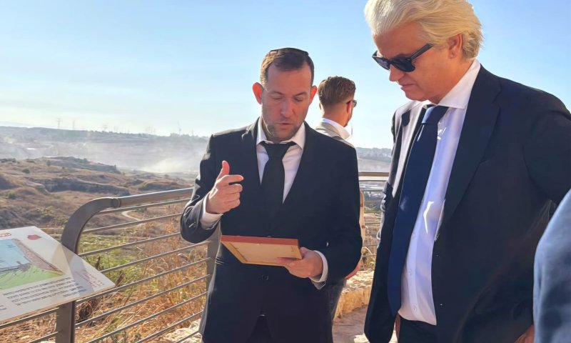 חירט וילדרס ביקר בשומרון: "מדהים כמה ישראל קטנה"