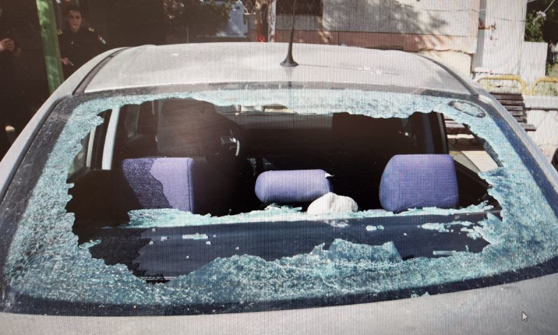 דקרו והשליכו אבן: שני טרמפיסטים תקפו את הנהג