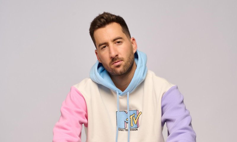 אדיר גץ בסינגל חדש: "רוצה שתחייכי תמיד"