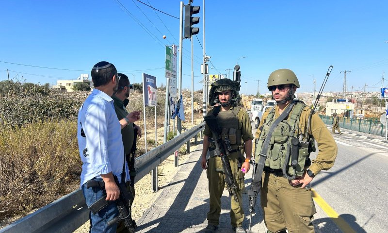 מחבל חמוש בסכין הגיע לגדר בישוב עפרה ונמלט