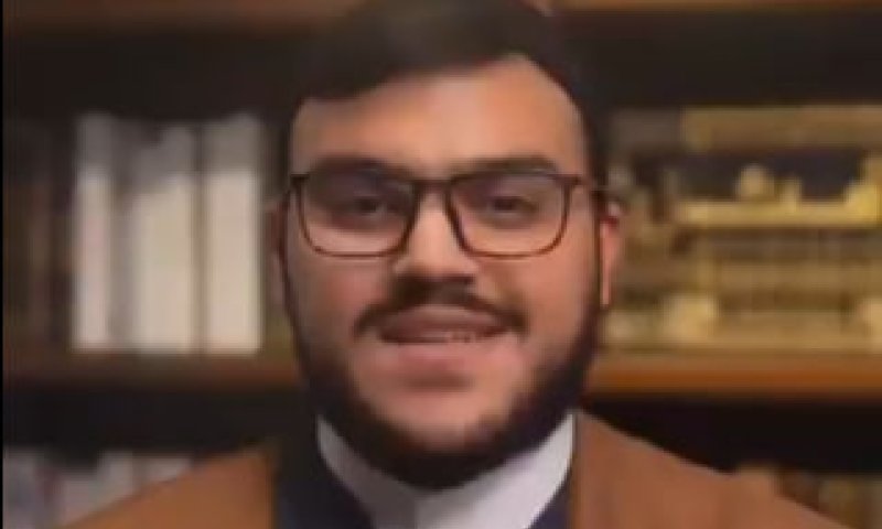 אחרי הפסקת האש: בנו של נסראללה חוזר להריסות ביתו. צפו