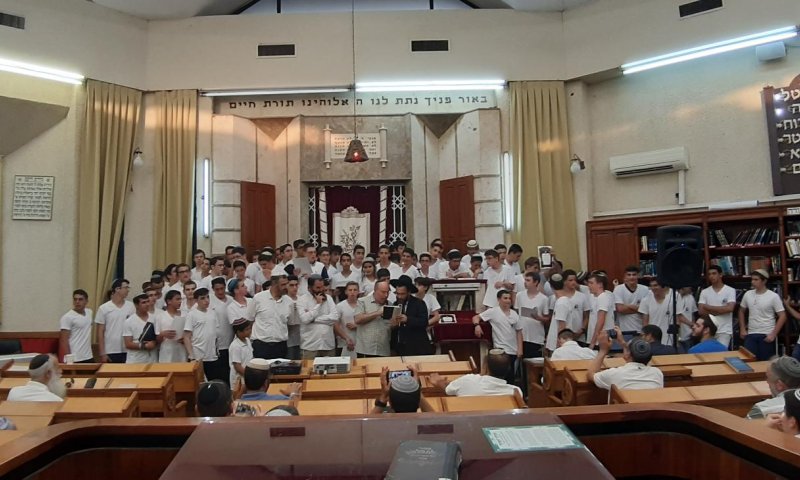 ערב מרגש בישיבת שעלבים: "לכו בדרכו של זכריה"