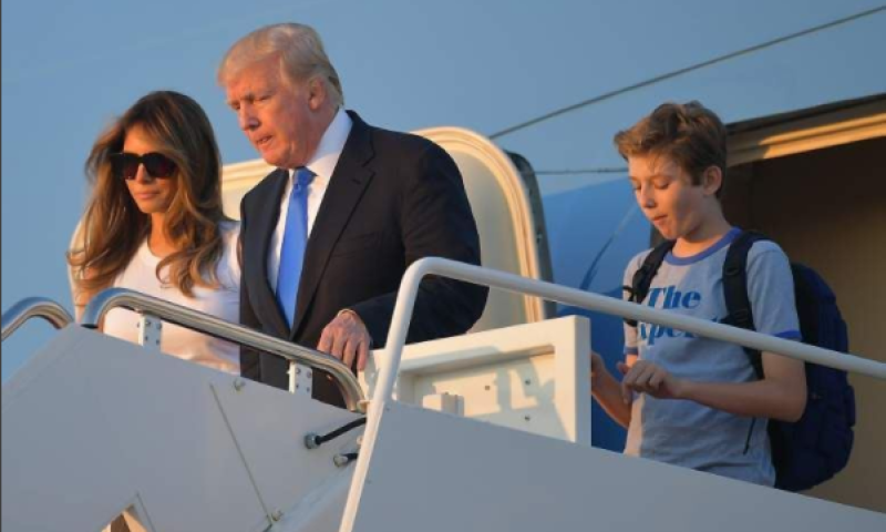 "הבן של הנשיא משחק עם הצעצוע כמו הבת שלי!"