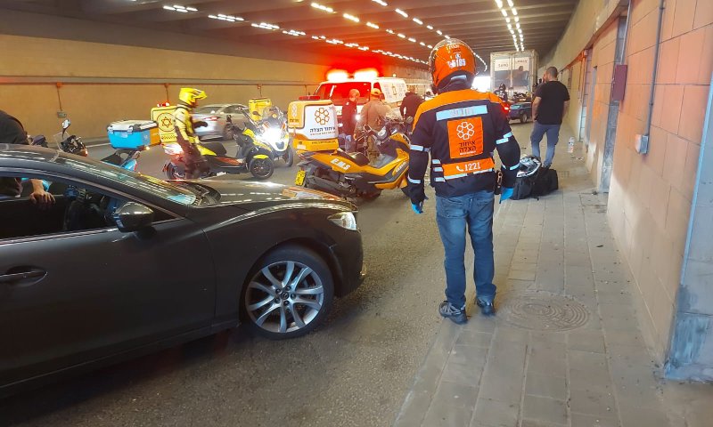 תאונה קשה בחולון: משאית התנגשה ברוכב אופנוע