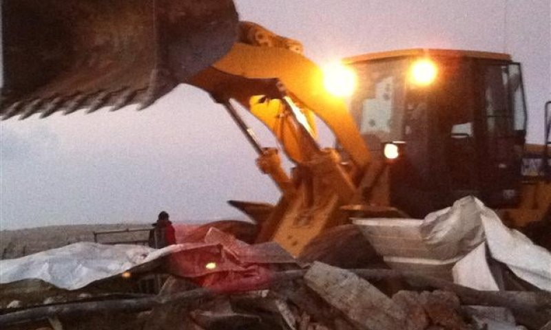 מוצאי יום ירושלים: פינוי אלים בעלי עין בשומרון