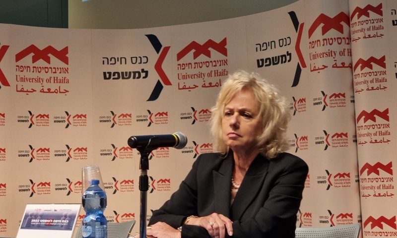 היועמ"שית: סכנה להפוך לדמוקרטיה ללא מהות