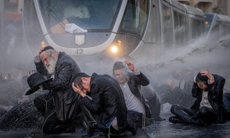 סקר: כמה מהחרדים נגד גיוס הבחורים שלא לומדים?