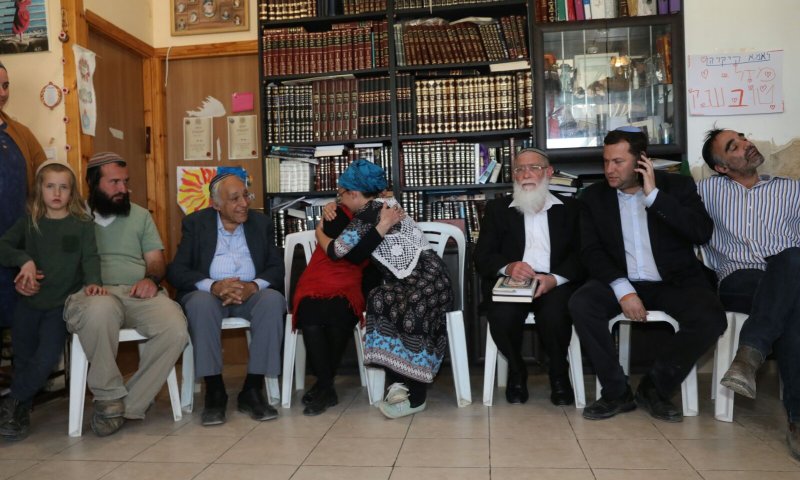 צפו: רגע ההודעה על אישור הישוב חוות גלעד