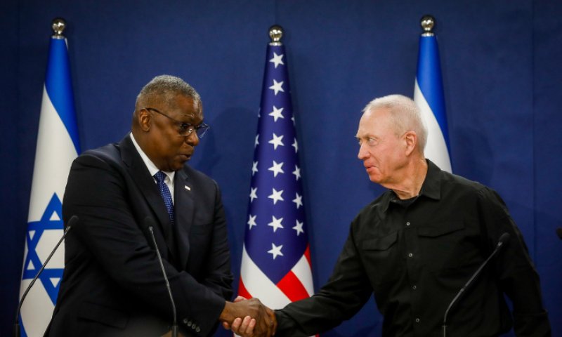 בלי להזכיר את הנייה? השיחה&nbsp;של&nbsp;גלנט&nbsp;ואוסטין