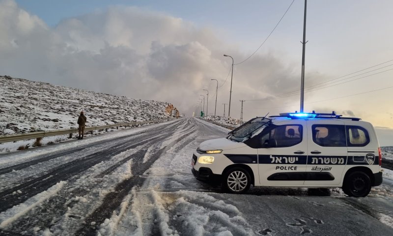 השלג בבירה: הכבישים לירושלים נפתחו לתנועה