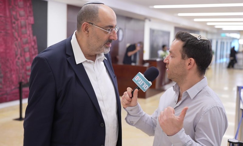 ואטורי לסרוגים: 'אי אפשר להתייחס רק לשמאל שבוכה'