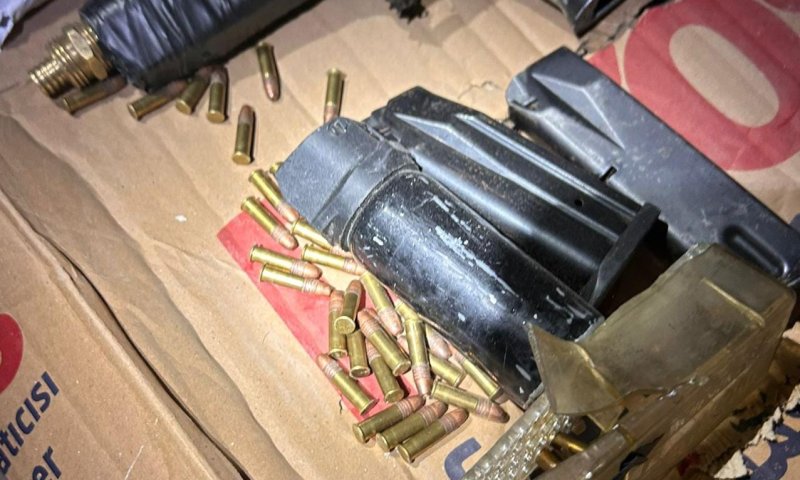 פשיטה בהר חברון: נתפסו נשקים, תחמושת וכסף גנוב