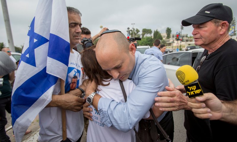 בנט: "נמשיך לטייל בארץ, אך ביותר חשיבה ובטחון"