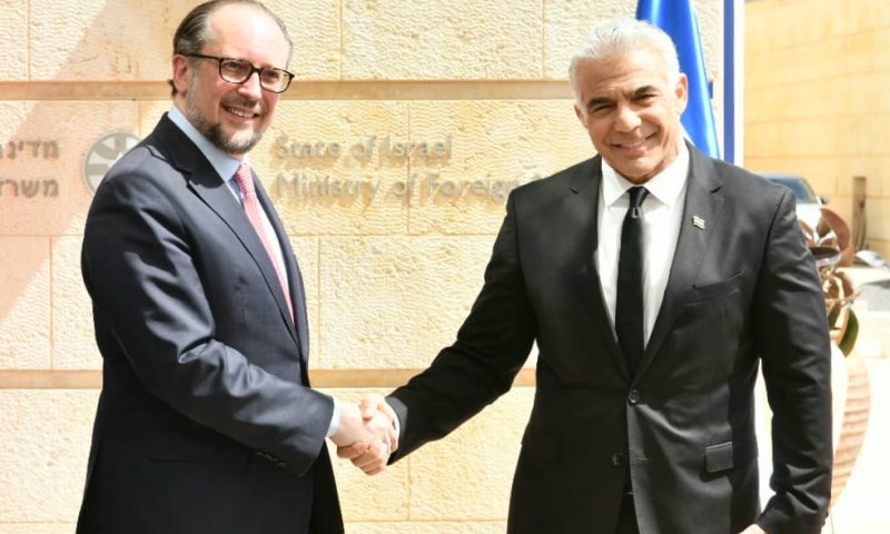 לפיד עם מקבילו האוסטרי: זו התשובה לטרור