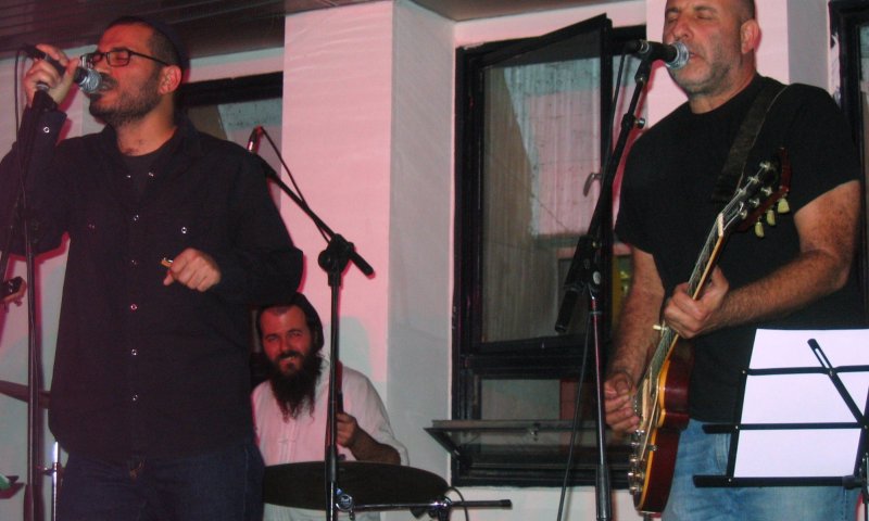 עמיר לב והמדרגות מחוספסים מבחוץ ורכים מבפנים