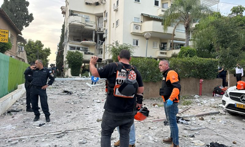 פגיעה ישירה ברחובות: הרוג אחד ו-10 פצועים