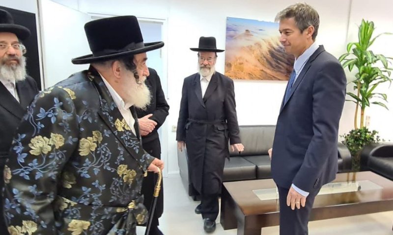 ספק אם הייתה מעולם שיחה כזו בין שר לאדמו"רים