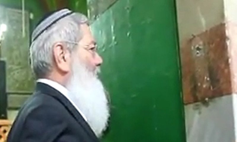 'תג מחיר' ערבי במערת המכפלה: מזוזות נגנבו והושחתו