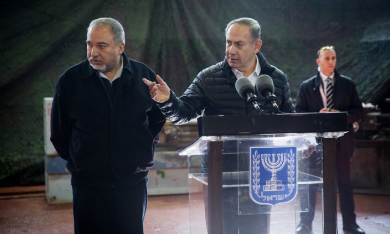 בזמן פינוי עמונה: ההודעה המקוממת של ליברמן ונתניהו