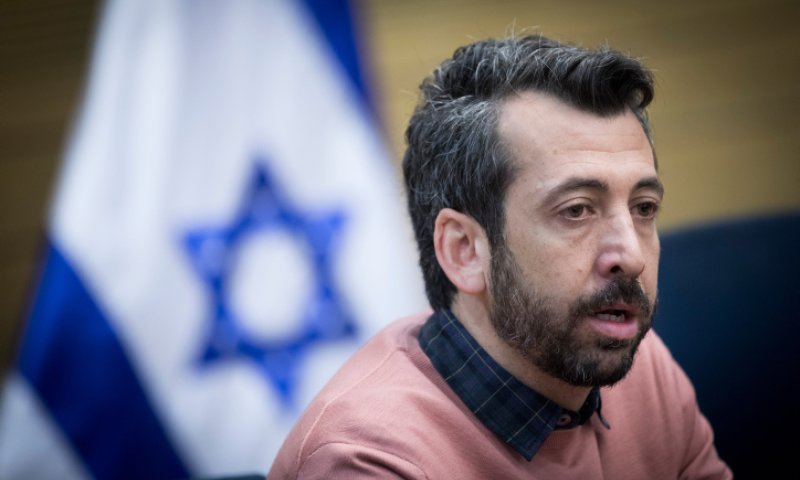 גיא לרר חסר אונים: הפעם מבקש עזרה בשביל עצמי