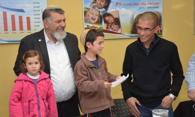 דו קיום בשומרון: תעודת הוקרה לערבי שחילץ מתנחלים