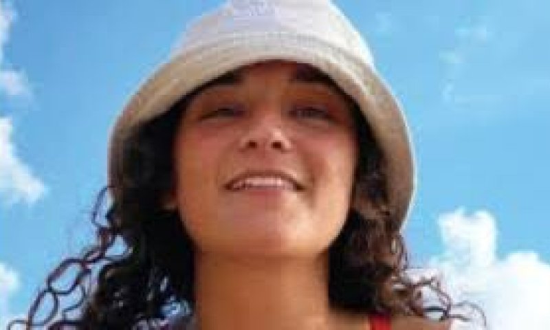 תיעוד: אמילי דמארי מחייכת בשיחה ראשונה עם משפחתה