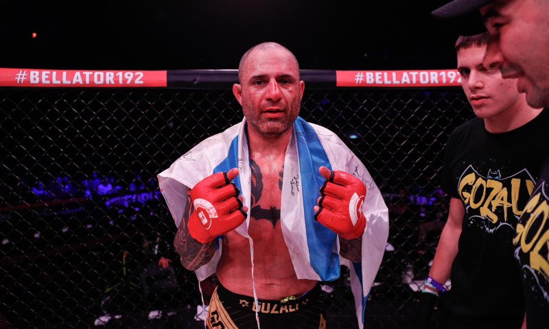 לקראת הקרב: לוחם הMMA הבכיר תובע חצי מיליון ש"ח