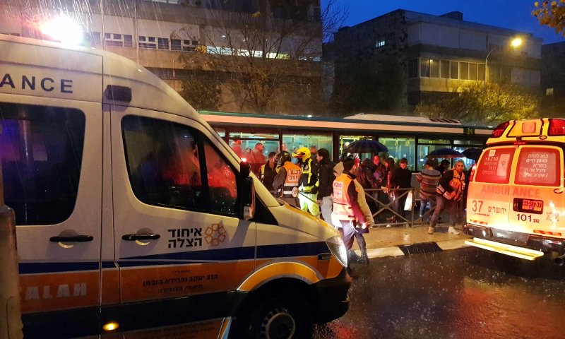 הולכת רגל נפצעה מפגיעת אוטובוס בירושלים