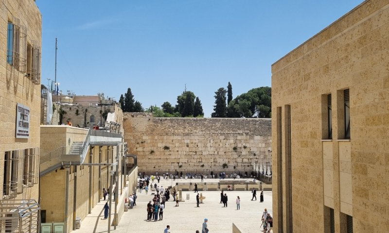 ירושלים של בין הזמנים: מסע קסום בין היסטוריה, תרבות וטעמים