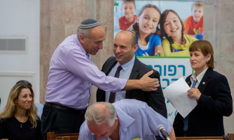 בנט צריך קודם שלום בית, אח"כ לפתור סכסוכי שכנים