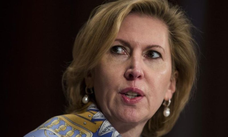 לאחר סכסוך עם מלניה: בכירה בבית הלבן הודחה