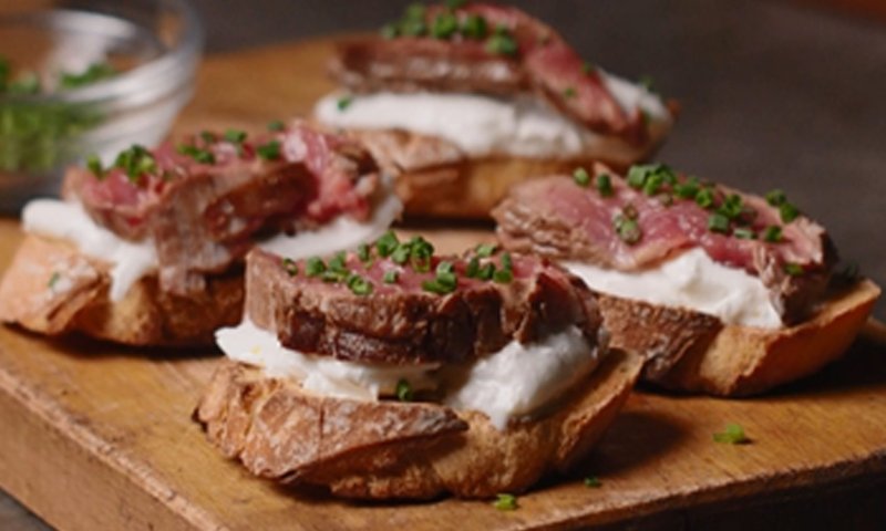 מושלם לפתיחת השבוע: קרוסטיני ברביקיו