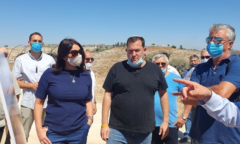 מירי רגב: "נפתור את אתגרי התחבורה של ההתיישבות"