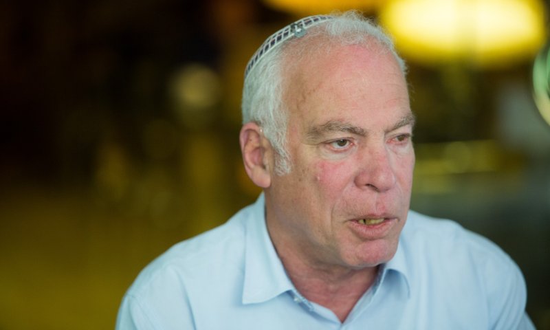 בגלל חילול שבת: אריאל מאיים במשבר פוליטי