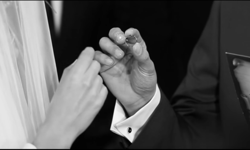 צפו: כשעונת החתונות פגשה את ביונסה