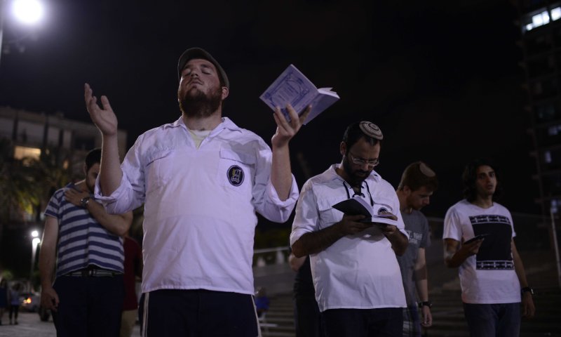 פקח עירוני פיזר את תפילת קבלת שבת של בני עקיבא