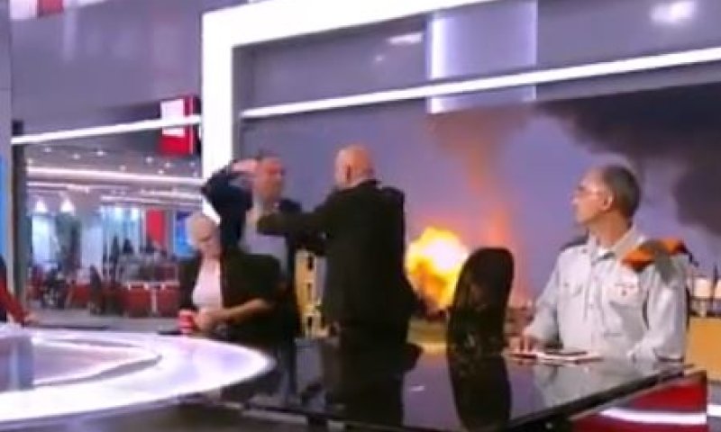 באמצע שידור: הרב שי פירון קם לחבק את הח"כ הערבי