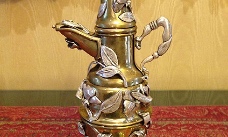 מדהים: מעגל השנה היהודי מוחבא בתוך קנקן תה